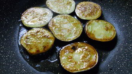 Рецепт баклажанов с острым перцем и аджикой по-грузински