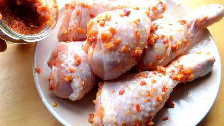 Рецепт куриных ножек в домашней аджике