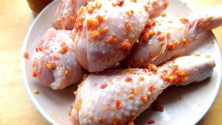 Рецепт куриных ножек в домашней аджике