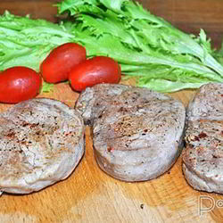 Рецепт Медальонов из свиного филе с аджикой