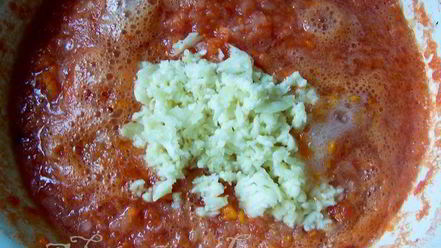 Рецепт мясной короны с соусом-аджикой