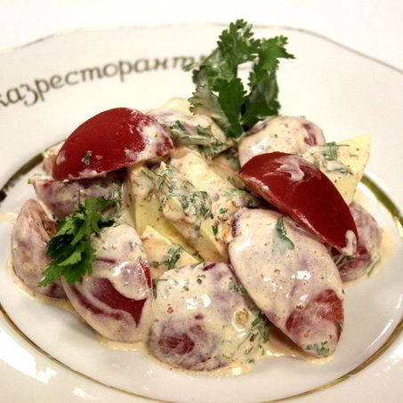 Рецепт Салата из помидоров с аджикой