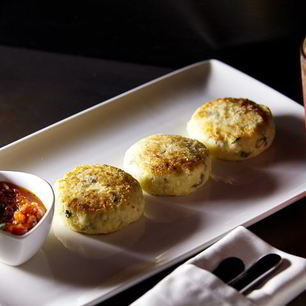 Рецепт Соленых сырников с аджикой