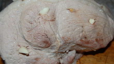 Рецепт свиного окорока варено-печеный в аджике