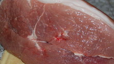 Рецепт свиного окорока варено-печеный в аджике