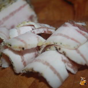 Рецепт Вкуснейшего домашнего сала с чесноком и сухой кавказской аджикой