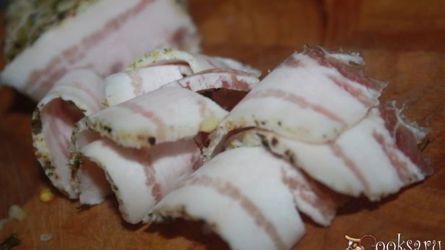 Рецепт вкуснейшего домашнего сала с чесноком и сухой кавказской аджикой