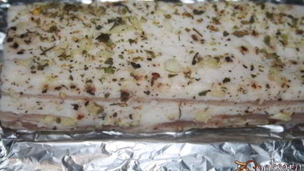 Рецепт вкуснейшего домашнего сала с чесноком и сухой кавказской аджикой