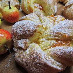 Рецепт Булочек с абрикосовым джемом