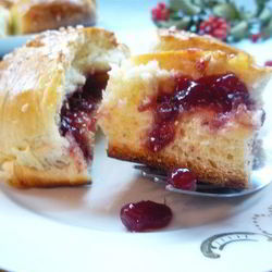 Рецепт Булочек с брусничным джемом Данубио