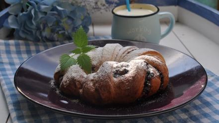 Рецепт булочек-веночков с джемом