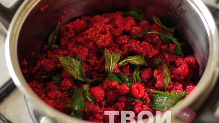 Рецепт малинового джема с мятой