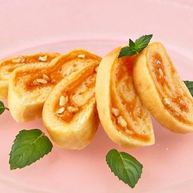 Рецепт Рулета с джемом и орехами