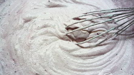 Рецепт шарлотта с ягодами и клубничным джемом