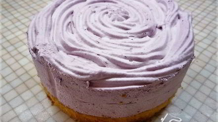 Рецепт шарлотта с ягодами и клубничным джемом