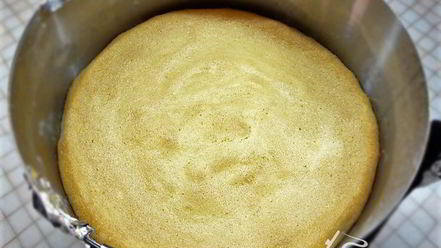 Рецепт шарлотта с ягодами и клубничным джемом