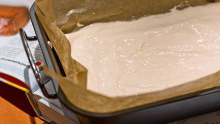 Рецепт швейцарского рулета с малиновым джемом