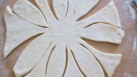 Рецепт слоеных булочек с малиновым джемом