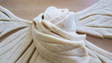 Рецепт слоеных булочек с малиновым джемом