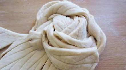 Рецепт слоеных булочек с малиновым джемом