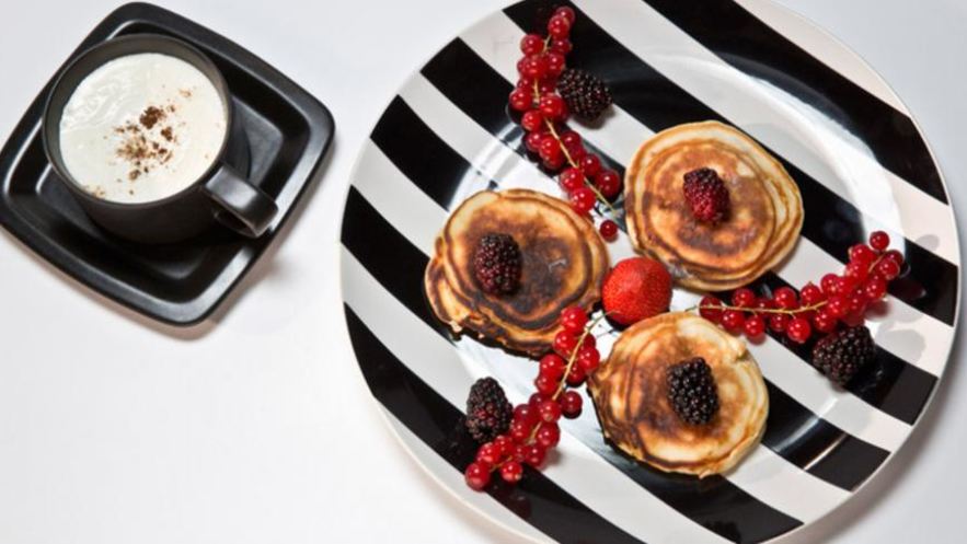 Рецепт сметанных пампушек с джемом