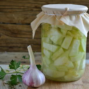 Рецепт Кабачков в чесночном соусе на зиму