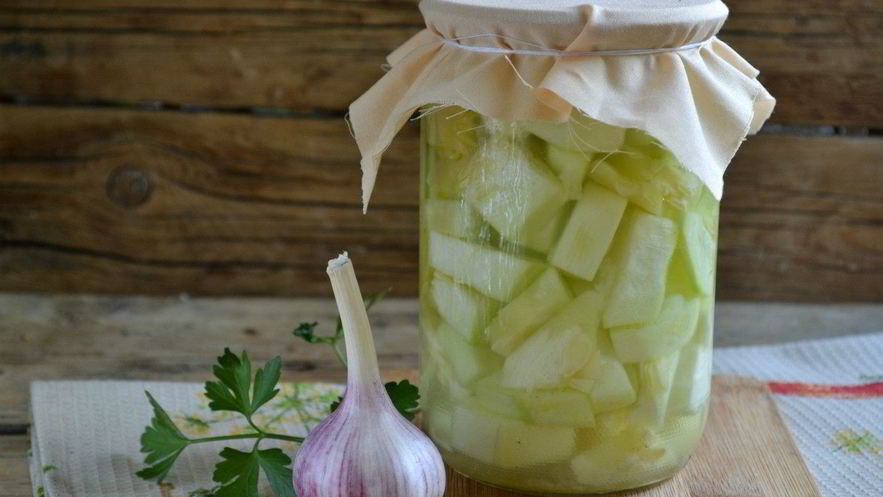 Рецепт кабачков в чесночном соусе на зиму