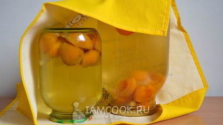 Рецепт компота из абрикосов с лимоном на зиму