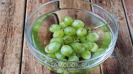 Рецепт компота из белого винограда на зиму
