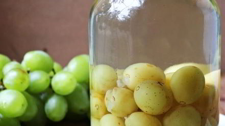 Рецепт компота из белого винограда на зиму