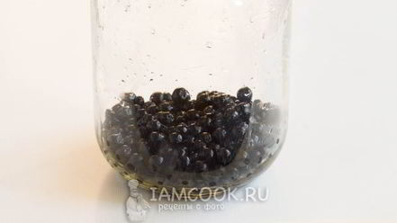 Рецепт компота из черноплодки с яблоками на зиму