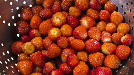 Рецепт компота из клубники и яблок