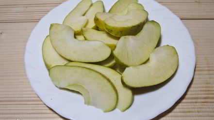 Рецепт компота из клубники и яблок