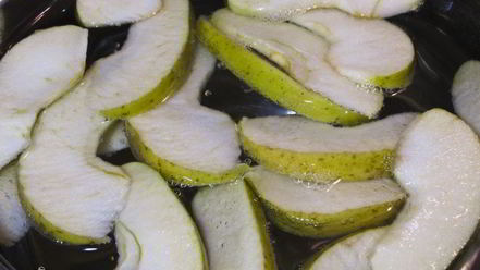 Рецепт компота из клубники и яблок