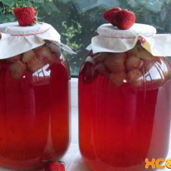 Рецепт Компота из клубники на зиму