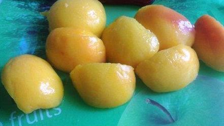 Рецепт компота из персиков в сливовой заливке