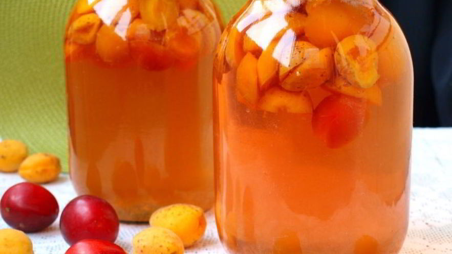 Рецепт компота из слив и абрикос