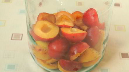 Рецепт компота из слив и абрикос