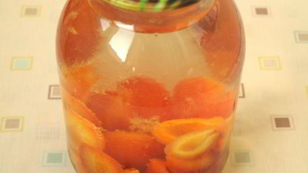 Рецепт компота из слив и абрикос