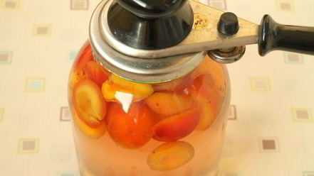 Рецепт компота из слив и абрикос