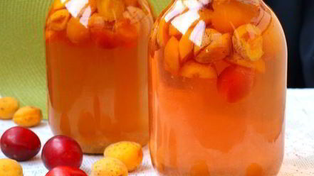 Рецепт компота из слив и абрикос