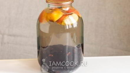 Рецепт компота из терна и яблок на зиму