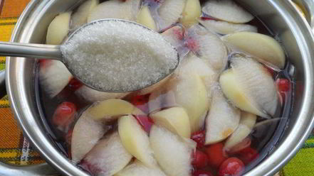 Рецепт компота из яблок и кизила с мятой