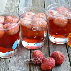 Рецепт Компота из замороженной клубники