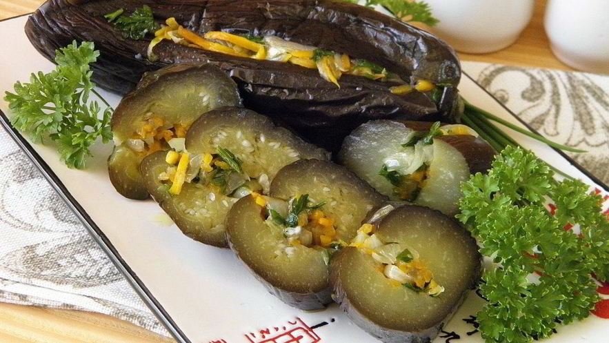 Рецепт квашенных синеньких с морковкой