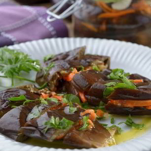 Рецепт Баклажанов маринованных с морковью и чесноком