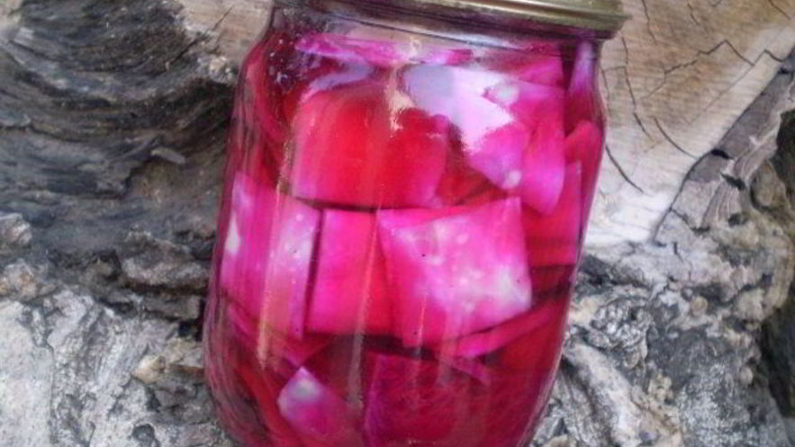 Рецепт капусты, маринованной кусочками со свеклой