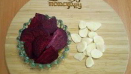 Рецепт капусты, маринованной кусочками со свеклой