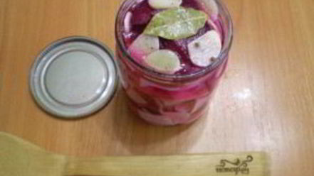 Рецепт капусты, маринованной кусочками со свеклой