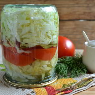 Рецепт Маринованной капусты с помидорами